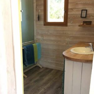 cube-2-location-mer-leucate-10 salle de bain des cubes, la Poussada