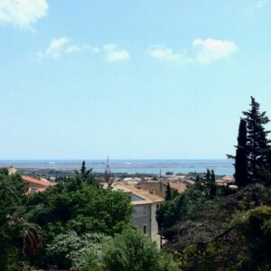 location-leucate-la-palme-03 vue sur le village et la mer de pluméria, la Poussada